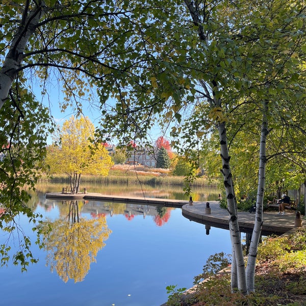 Foto scattata a Centennial Lakes Park da Joan F. il 10/16/2023