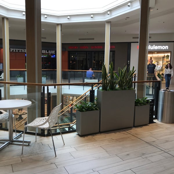 รูปภาพถ่ายที่ Galleria Shopping Center โดย Joan F. เมื่อ 5/15/2022