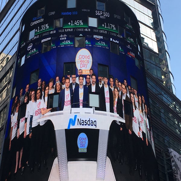 Photo taken at Nasdaq Marketsite by Richard on 4/12/2018