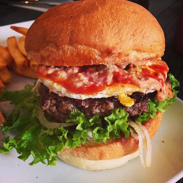 5/16/2014にMustafa I.がHoly Burgerで撮った写真