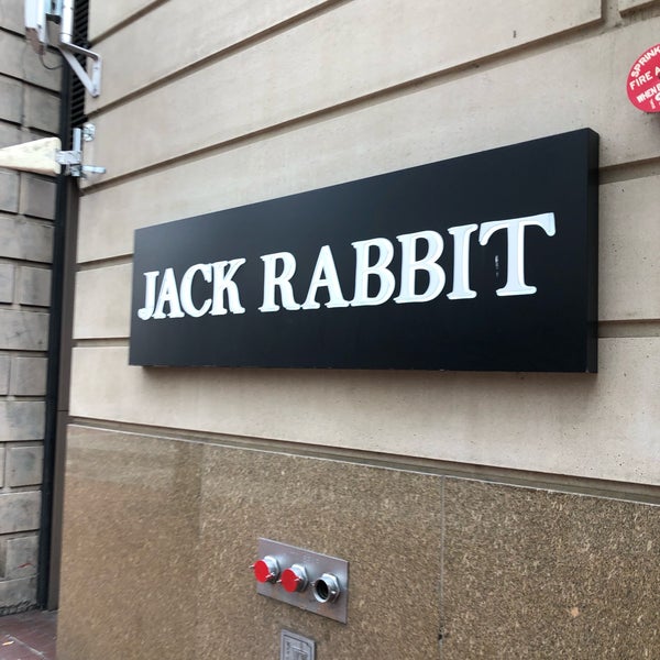 รูปภาพถ่ายที่ Jackrabbit โดย Jack K. เมื่อ 2/18/2019