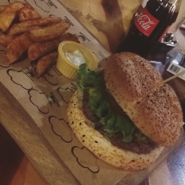 Foto scattata a Şef&#39;s Burger da Anıl T. il 10/17/2016