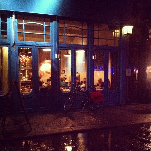 รูปภาพถ่ายที่ ViaVia Joker Reiscafé โดย This Is Antwerp เมื่อ 1/3/2014