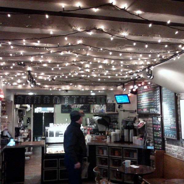 10/28/2013にUkemeabasi E.がGreen T Coffee Shopで撮った写真