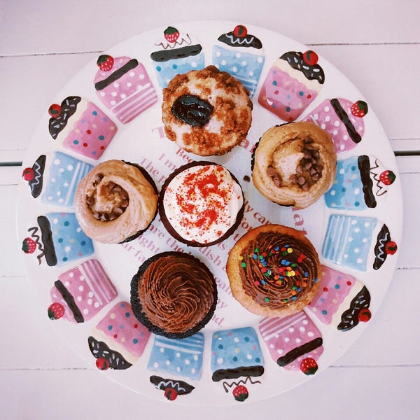 Photo prise au Phoebe&#39;s Cupcakery par Aika P. le6/10/2014
