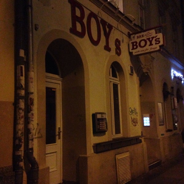 Gay amateur gangbang