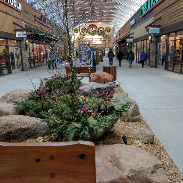 Photos at Tanger Outlets at the Dells Outlet Mall