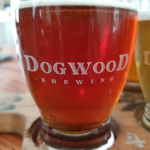 7/21/2018 tarihinde Martica J.ziyaretçi tarafından Dogwood Brewery'de çekilen fotoğraf