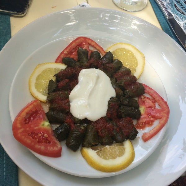 Das Foto wurde bei Tiritcizade Restoran Konya Mutfağı von Ali T. am 7/21/2016 aufgenommen