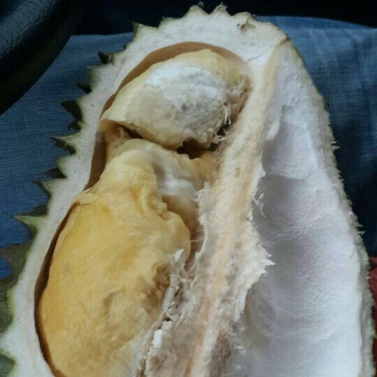 Kedai Durian Depan Hong Leong Bank Sri Rampai
