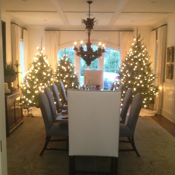 Foto diambil di Home for the Holidays Designer Showhouse &amp; Marketplace oleh Morgan C. pada 11/14/2013