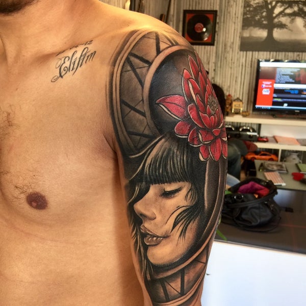 Hautnah tattoo piercing studio