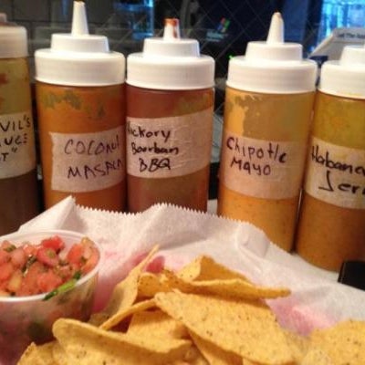 Foto tirada no(a) Five Tacos por Five Tacos em 4/4/2016
