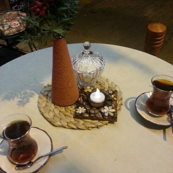 Foto scattata a Caramelle Aksesuar &amp; Cafe da Büşra H. il 12/8/2013