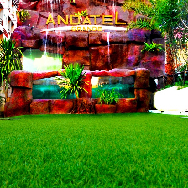 รูปภาพถ่ายที่ Andatel Grande Patong Phuket Hotel โดย Andatel Grande Patong Phuket Hotel เมื่อ 9/26/2013