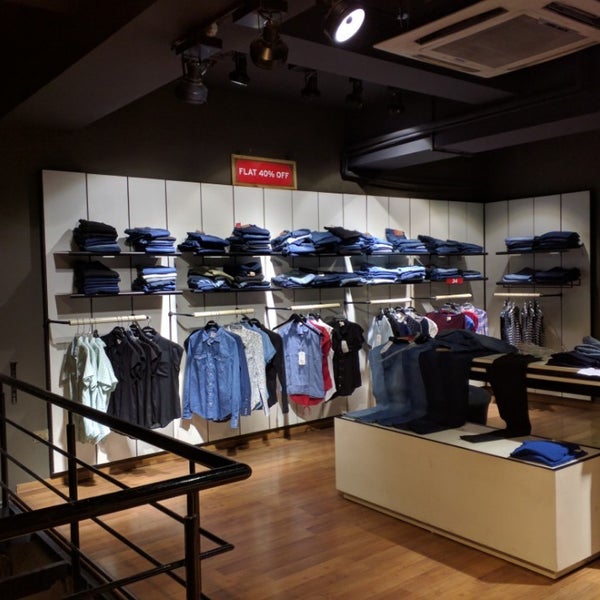 levis indiranagar