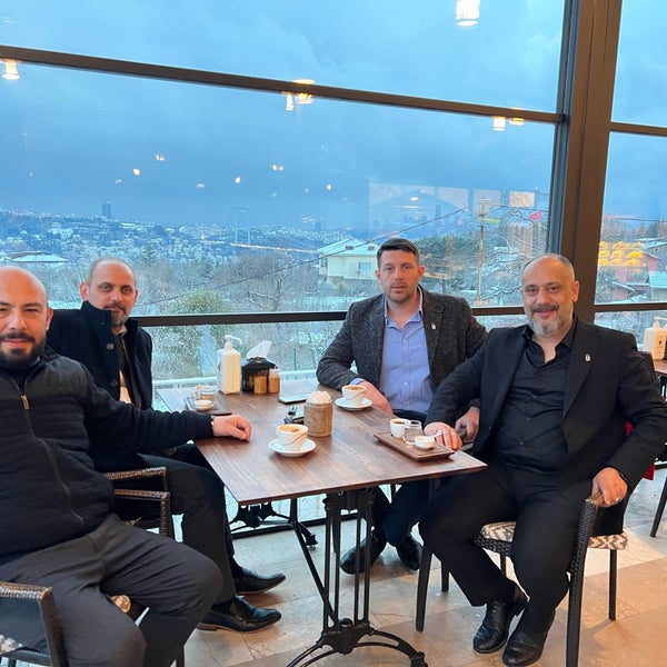 Foto diambil di Otağtepe Cafe &amp; Restaurant oleh CEM 1. pada 3/18/2022