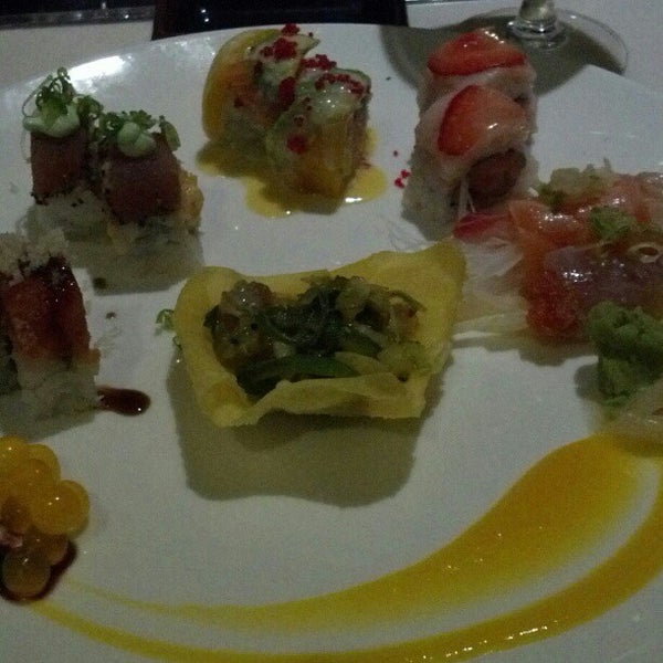 Снимок сделан в Fusion Fire Asian Fondue &amp; Sushi Bar пользователем Michael N. 11/1/2012