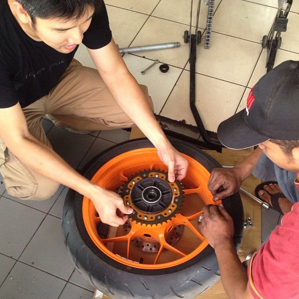 Top Setup Auto Mechanic - Automotive Repair Shop in Jakarta