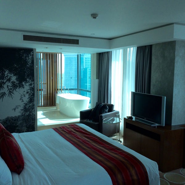Das Foto wurde bei The Eton Hotel Shanghai (裕景大饭店) von Armando L. am 10/24/2015 aufgenommen