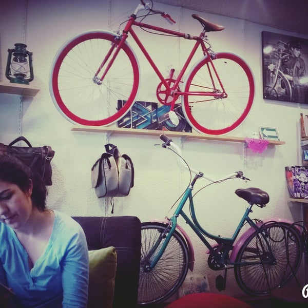 Foto tirada no(a) Mi Vida en Bici por Anahi P. em 10/30/2014