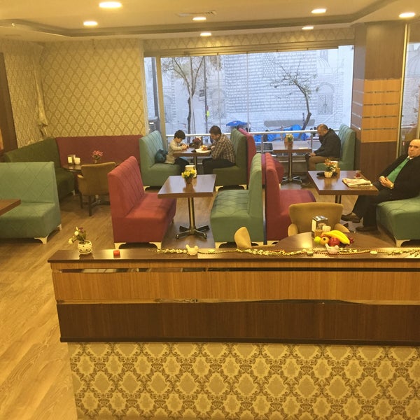 Photo taken at Dodo Cafe &amp; Restaurant by Senem Ç. on 1/13/2018