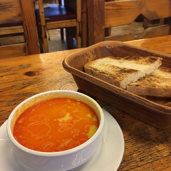 Foto diambil di Madalyalı Restaurant oleh Bulut 💫 pada 12/27/2019