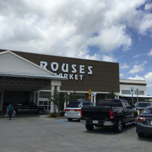 Rouses Market Grocery Store in Gretna