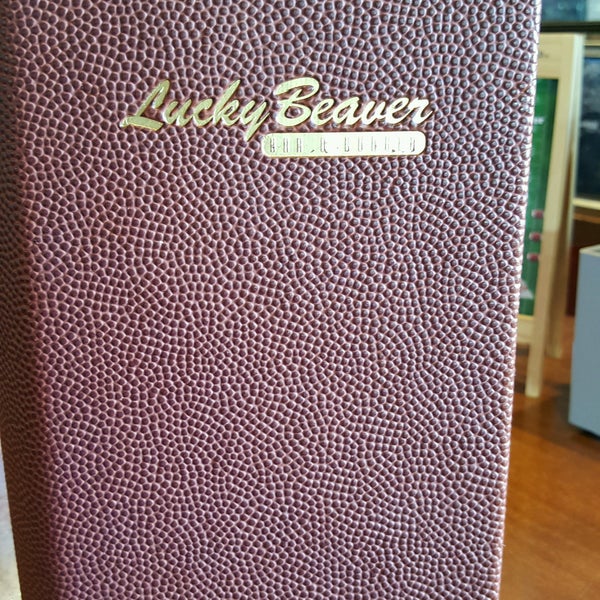 Foto tirada no(a) Lucky Beaver Bar &amp; Burger por Gillian W. em 12/31/2016
