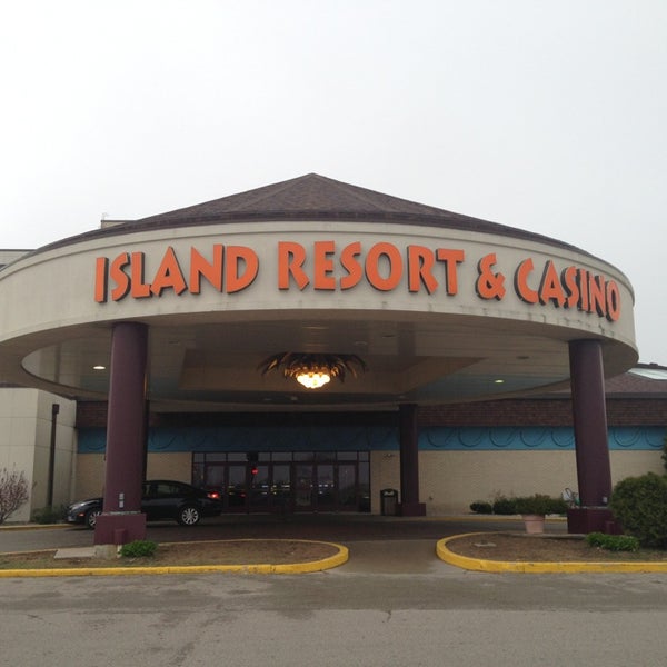 Das Foto wurde bei Island Resort &amp; Casino von Steven K. am 5/28/2013 aufgenommen