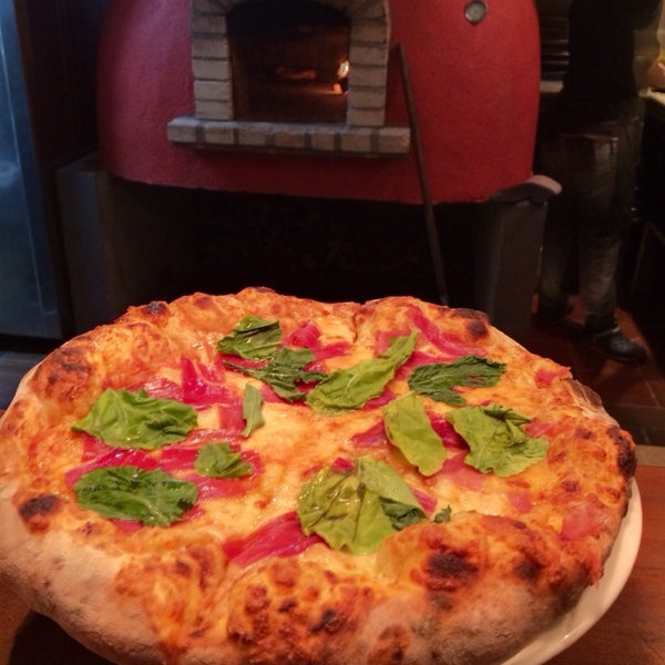 Photo taken at Figo Pasta &amp; Pizza by Juan G. on 1/26/2014