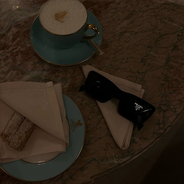 Foto diambil di The Ritz London oleh wejdan pada 7/2/2023