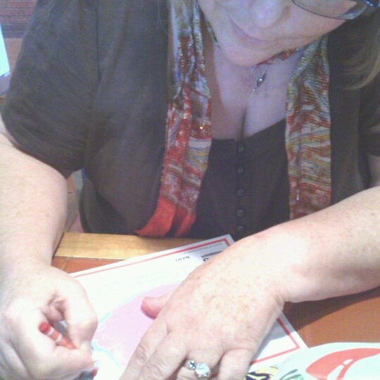 Photo taken at Chili&#39;s Grill &amp; Bar by Emelie W. on 9/26/2012