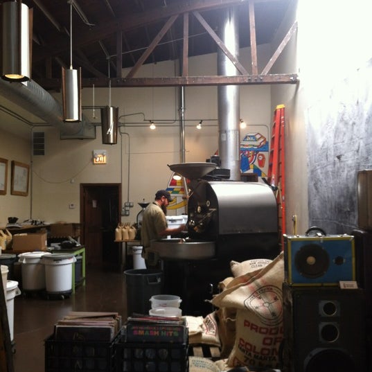 4/8/2013にCandersがBow Truss Coffee Roastersで撮った写真