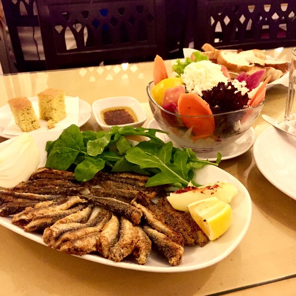 Снимок сделан в Dalyan Balık Restaurant пользователем Gökhan K. 12/14/2015