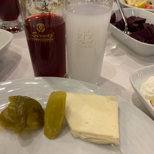 Foto diambil di Şirnaz Ocakbaşı Restaurant oleh Ramazan K. pada 3/25/2022