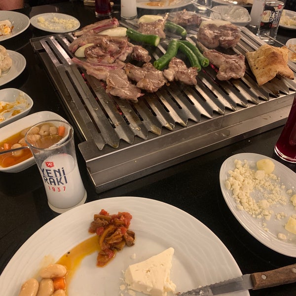 Foto tomada en Şirnaz Ocakbaşı Restaurant  por Ramazan K. el 2/16/2022