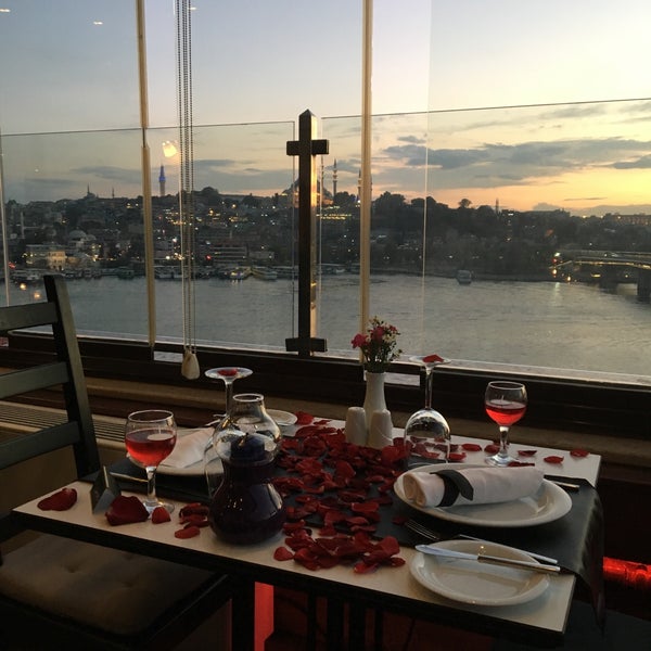 10/1/2018 tarihinde Nurcan S.ziyaretçi tarafından Peninsula Teras Restaurant'de çekilen fotoğraf