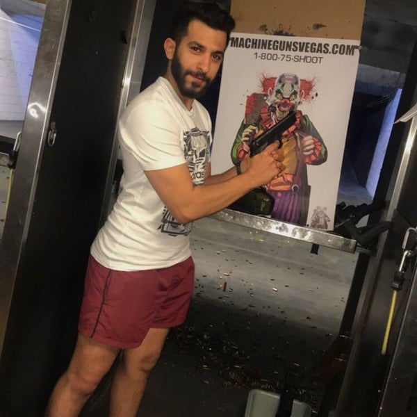7/16/2018에 Abdulaziz님이 Machine Guns Vegas에서 찍은 사진