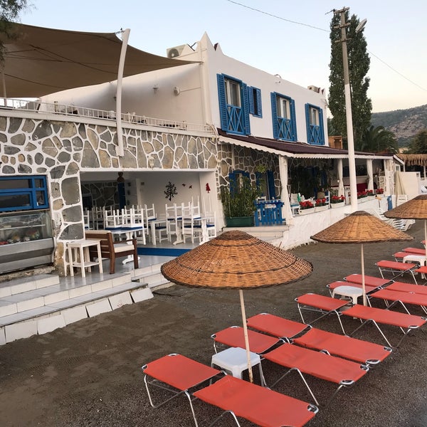 Foto diambil di Lavinya Otel &amp; Beach oleh Güven Y. pada 8/26/2018