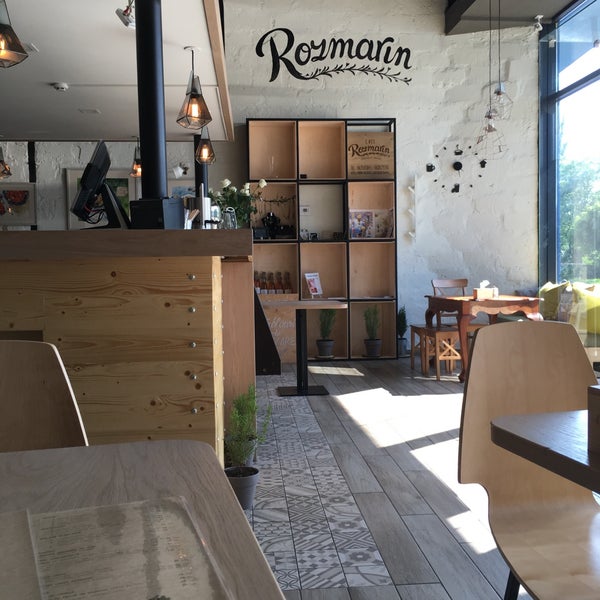 6/5/2016 tarihinde Andrei C.ziyaretçi tarafından Rozmarin Café'de çekilen fotoğraf