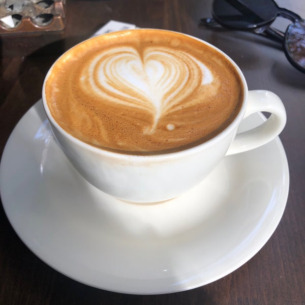 Foto tirada no(a) Lucky and Friends Coffee Cocktail por Shila C. em 11/18/2019