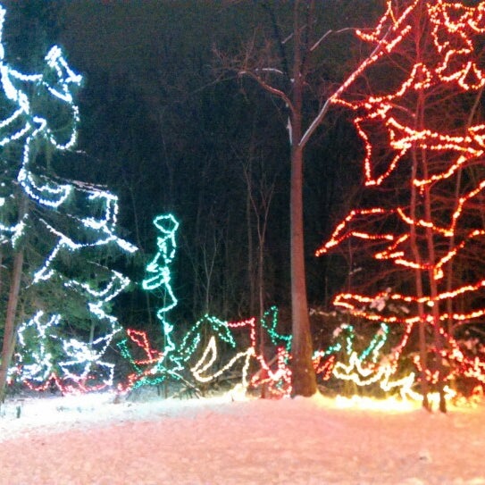 Finwood Estates Christmas Lights 2022 Finwood Estate - Trail