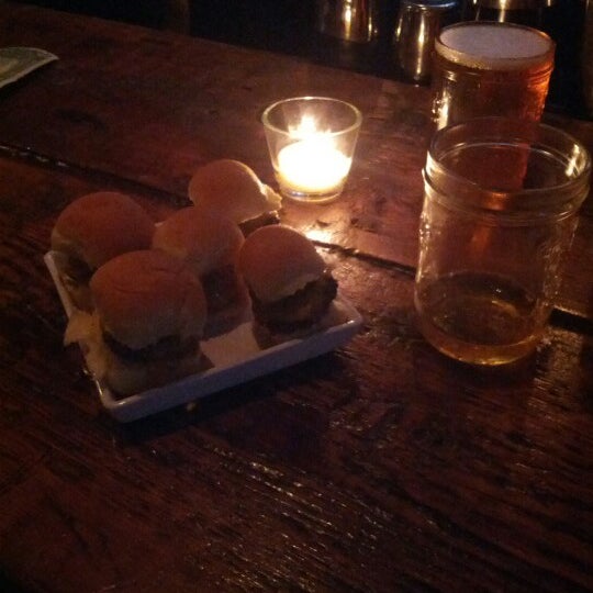 Five sliders and a pint for $10. Not bad