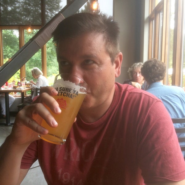 6/24/2015에 Matt M.님이 Redhook Brewery에서 찍은 사진