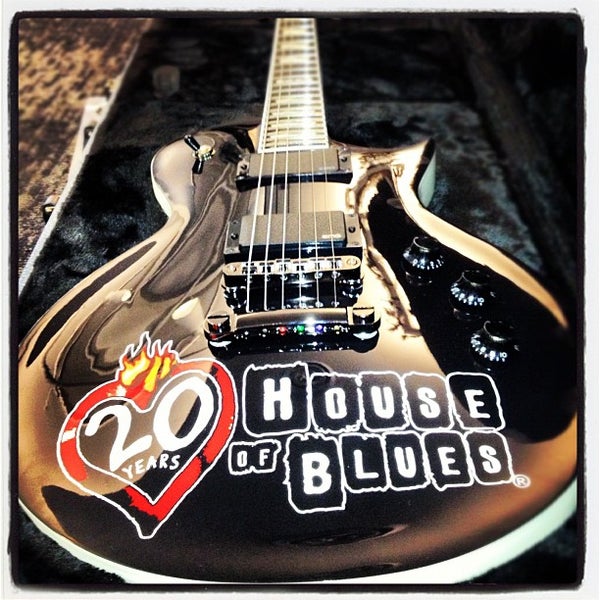 รูปภาพถ่ายที่ House of Blues Entertainment โดย Mikey K. เมื่อ 12/4/2012