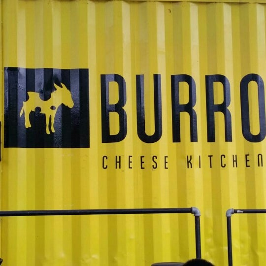 รูปภาพถ่ายที่ Burro Cheese Kitchen โดย Elizabeth G. เมื่อ 4/10/2016
