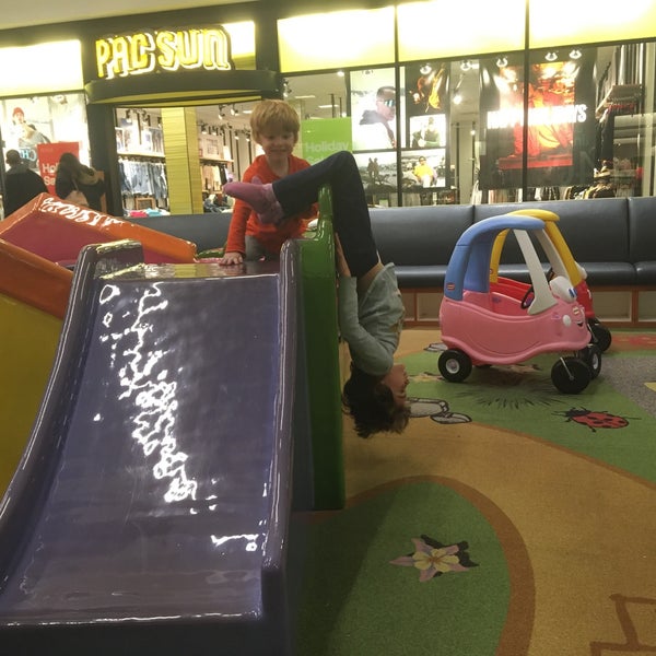 Soft play. Парк тринити плейс детская площадка. Toys r us toys. Bounce площадка. Kids place.
