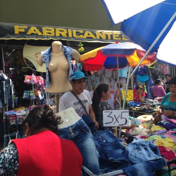 Foto diambil di Gamarra oleh Pierina N. pada 12/15/2015