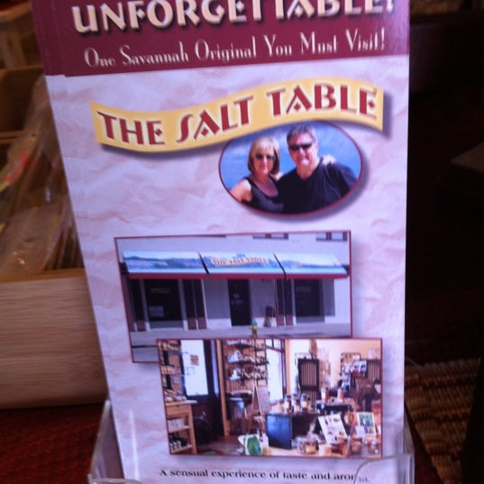 รูปภาพถ่ายที่ The Salt Table โดย Jeff W. เมื่อ 10/2/2012